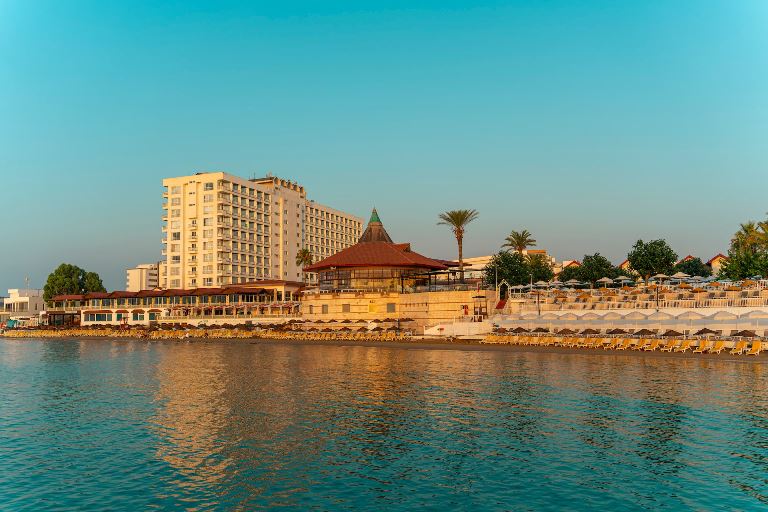 K�br�s�ta Ailece Tatilin Adresi: Salamis Bay Conti Resort Hotel